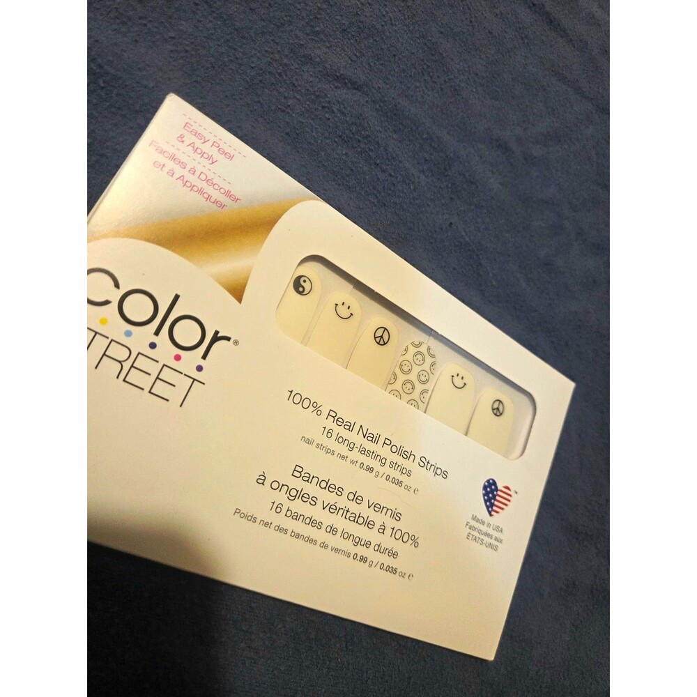 Color Street Way Rad White/Black Gloss Nail Polish Strips 0.035oz